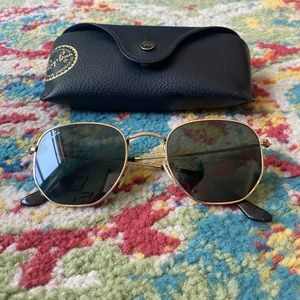 Gold hexagonal Ray-Bans